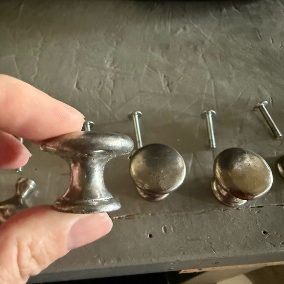 Pewter cabinet knobs - Picture 3 of 6